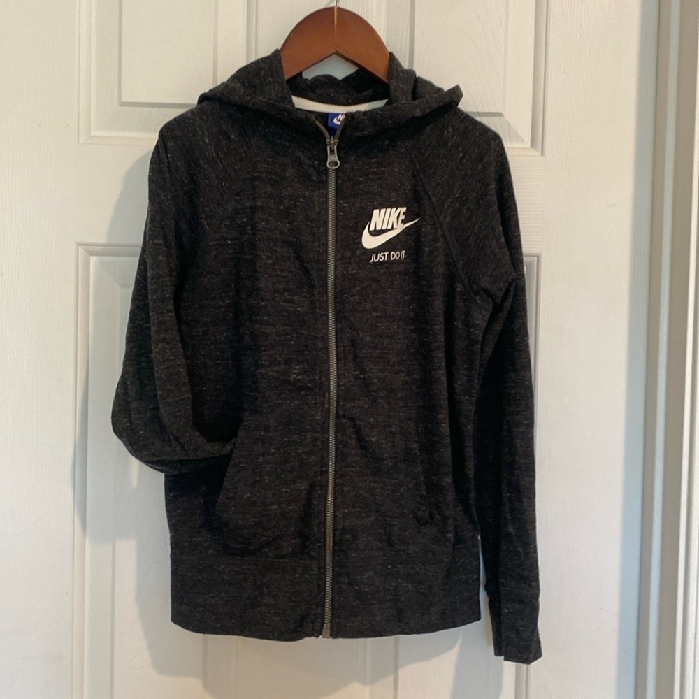 Nike Girls lightweight zip-up jacket, gray, size M